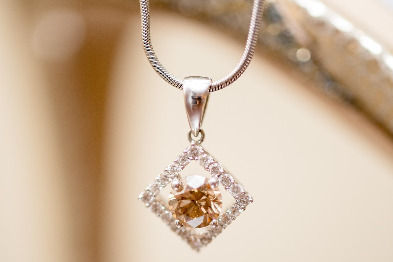 Square pendant with rose gold and champagne diamonds