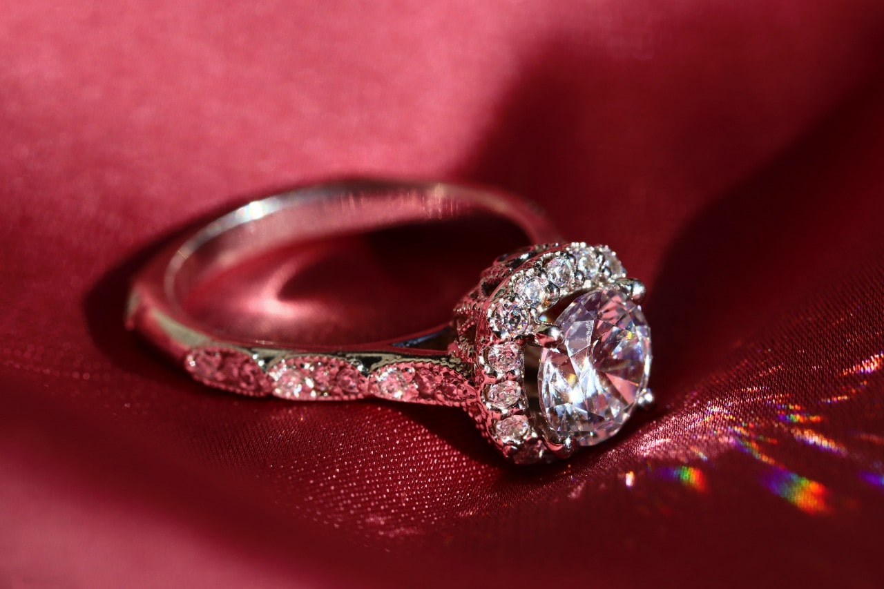 SHOP FOR ENGAGEMENT RINGS IN SHAWNEE AT HUNTINGTON FINE JEWELERS